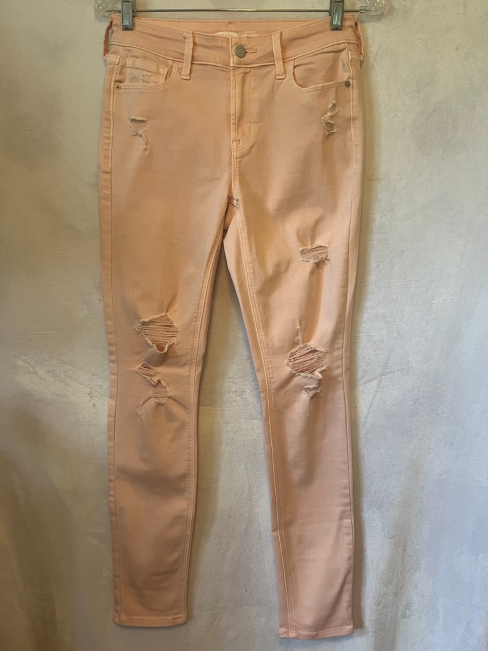 Old Navy Rockstar Super Skinny Pink Mid-Rise Distressed Jeans Size 6